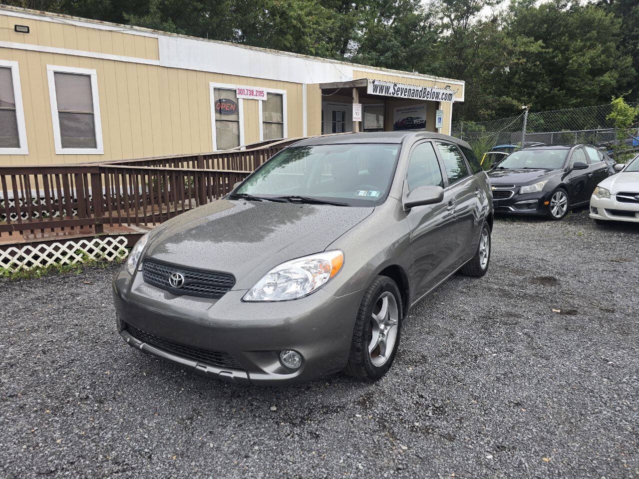 Used 2005 Toyota Matrix w/ PWR Pkg FWD image 2