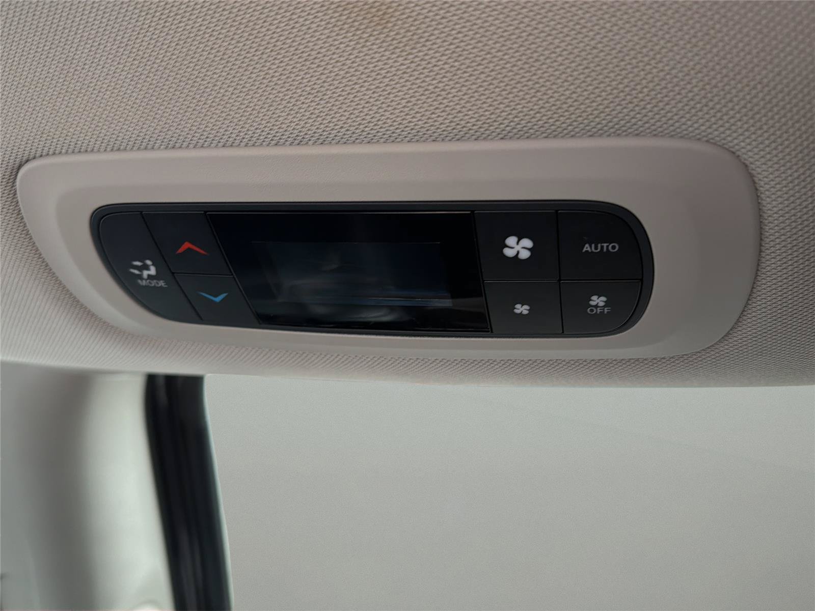 Used 2019 Chrysler Pacifica Touring-L FWD image 28