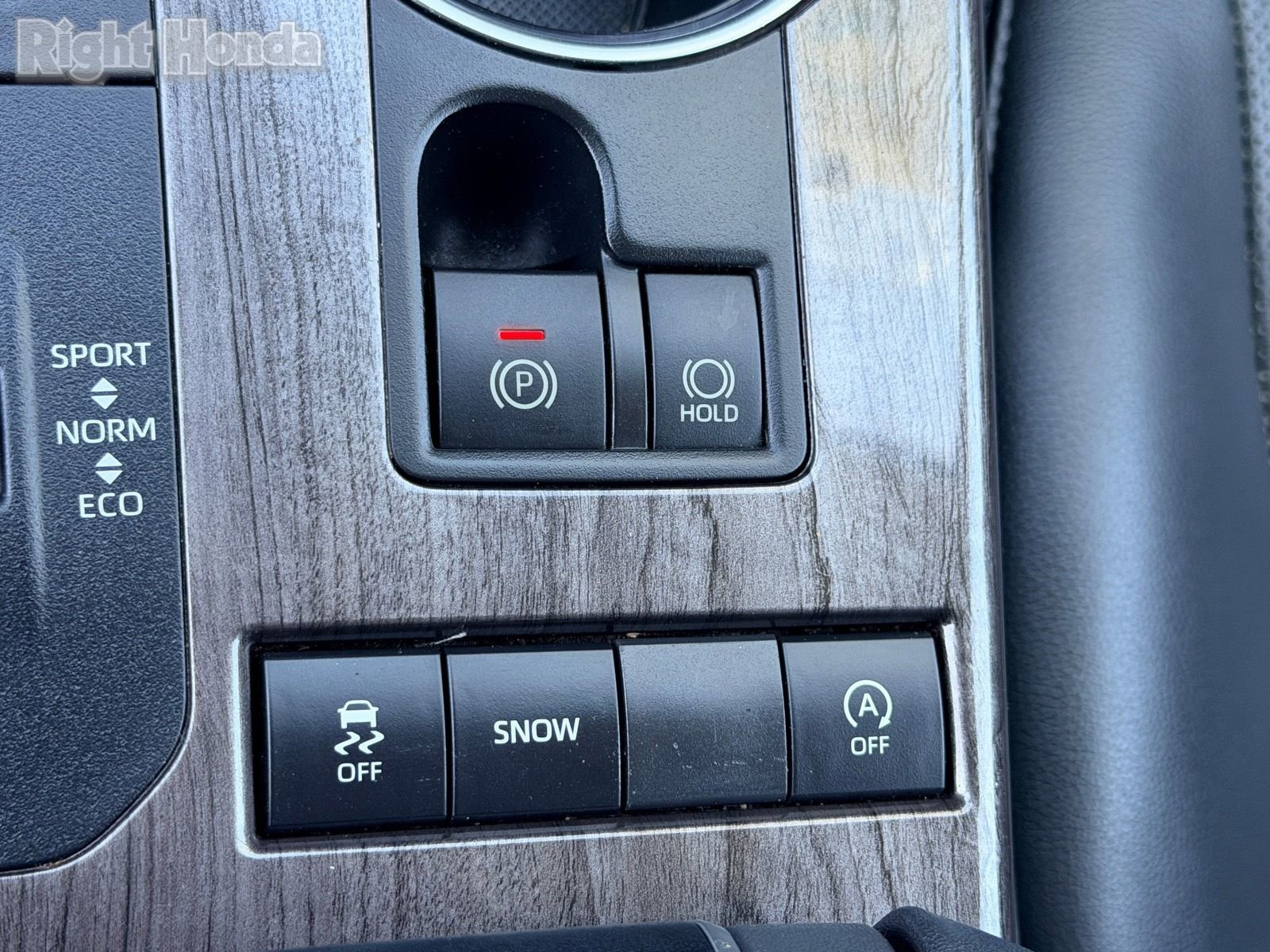 Used 2020 Toyota Highlander Platinum FWD image 29