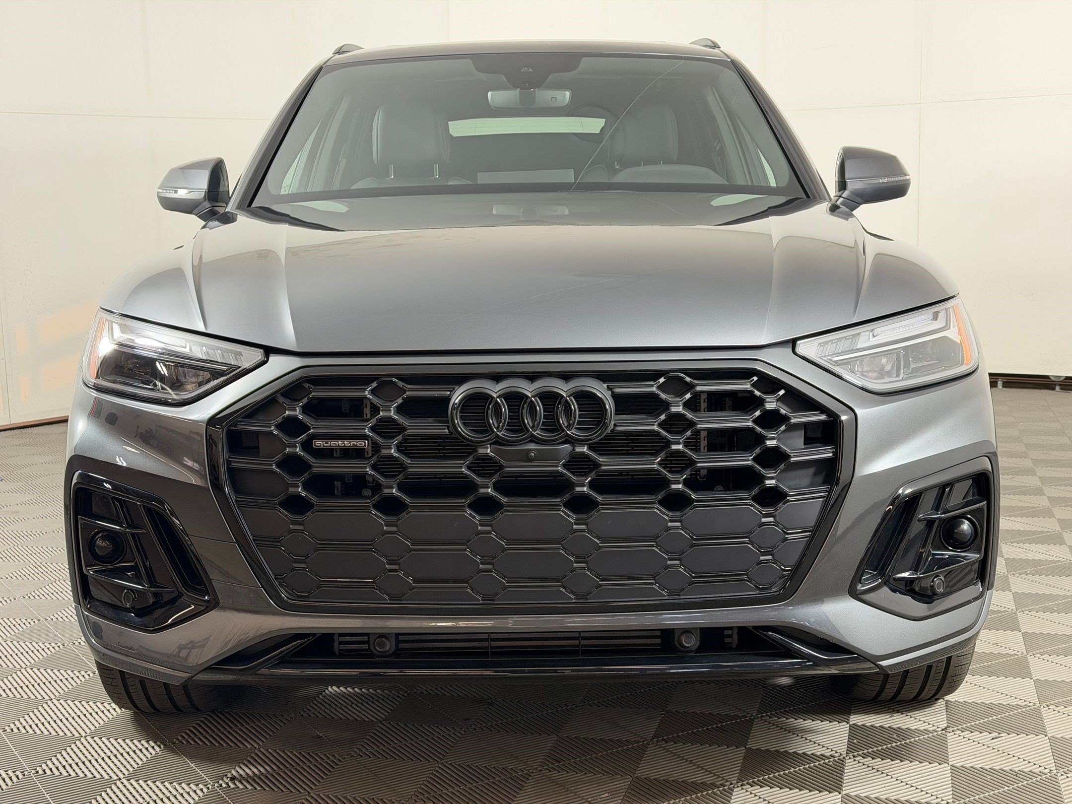 Certified 2025 Audi Q5 e Premium Plus w/ Premium Plus Package AWD/4WD image 6
