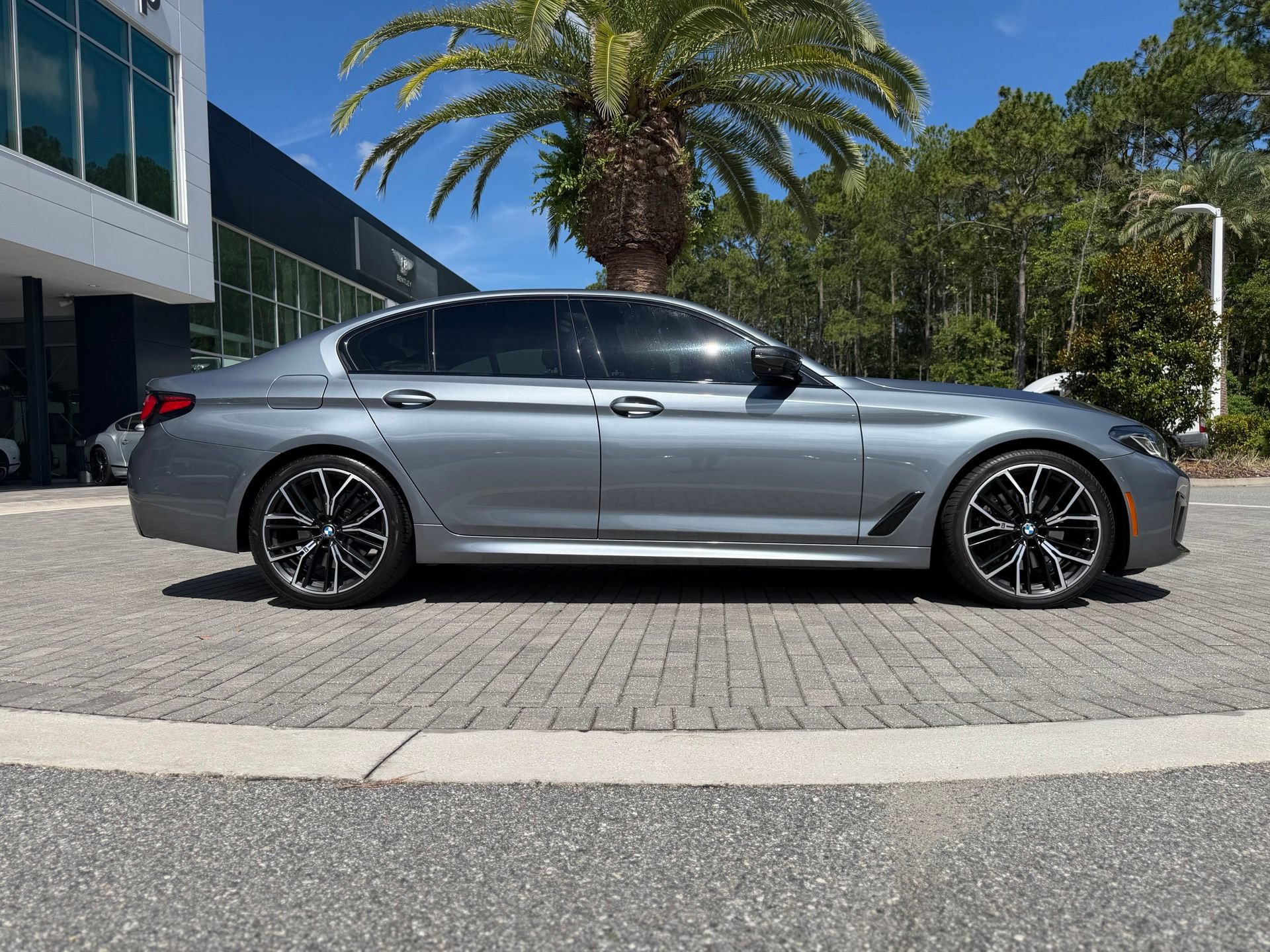 Used 2021 BMW 540i w/ M Sport Package RWD image 7