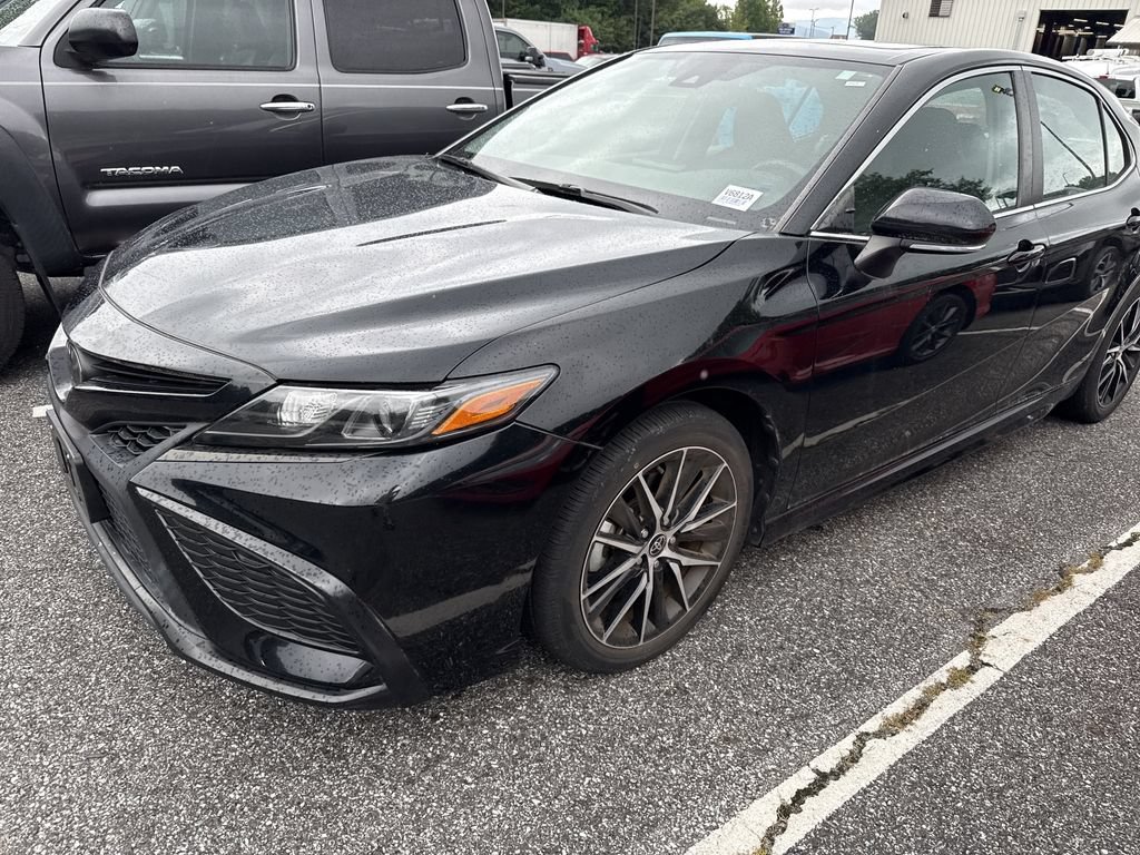 Used 2022 Toyota Camry SE FWD image 7
