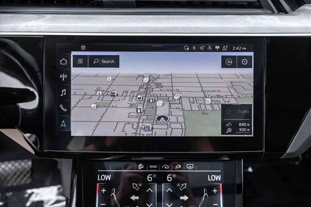 Certified 2024 Audi Q8 e-tron Premium Plus AWD/4WD image 17