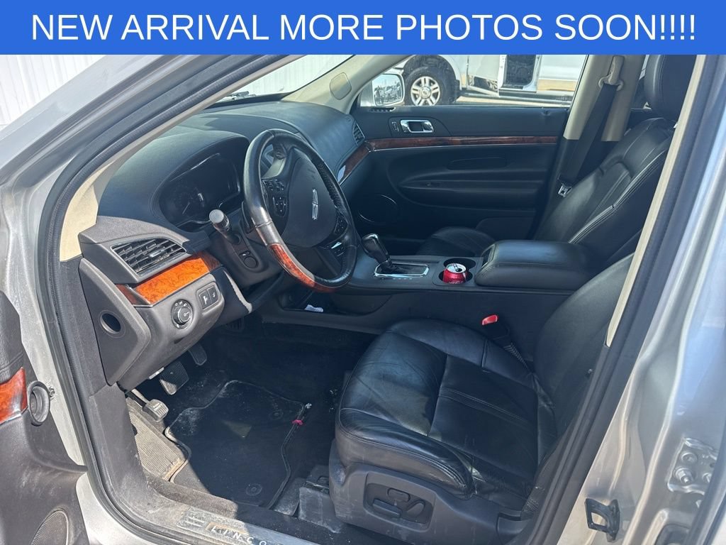 Used 2019 Lincoln MKT AWD image 12