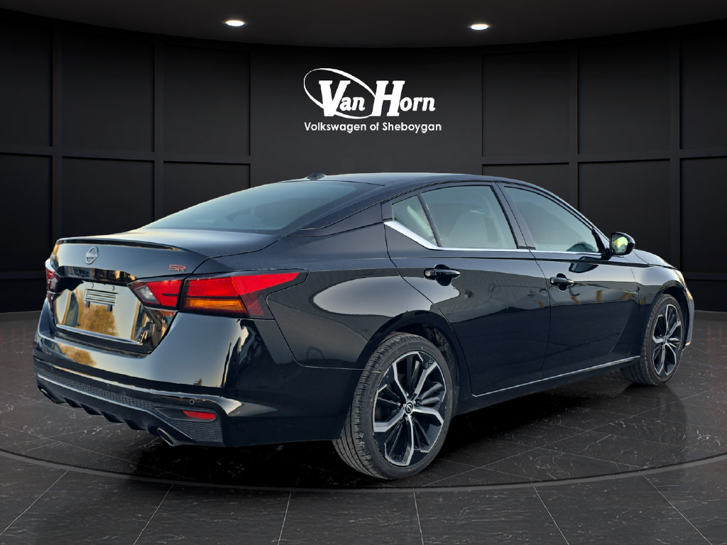 Used 2025 Nissan Altima 2.5 SR FWD image 7
