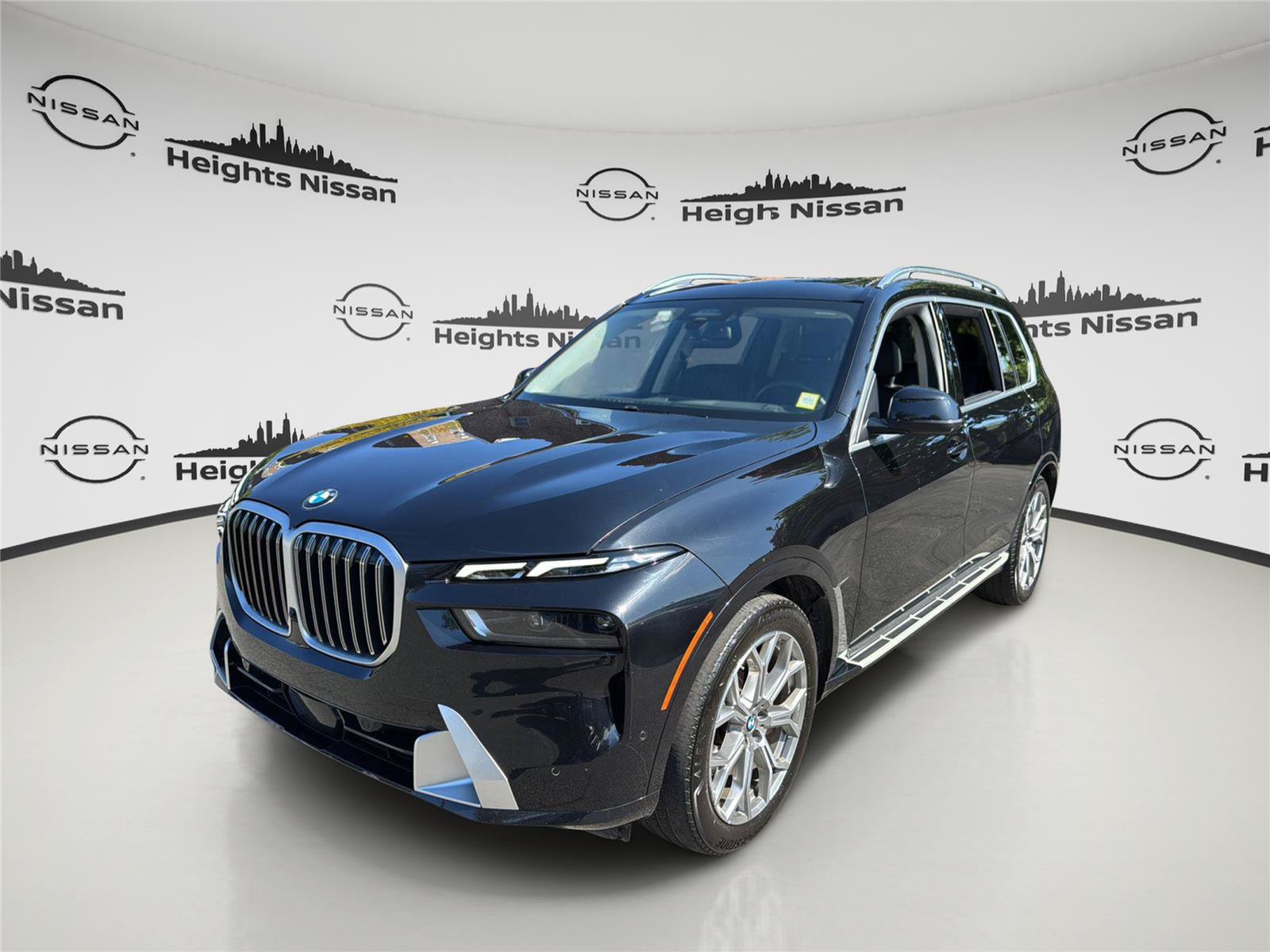 Used 2025 BMW X7 xDrive40i AWD/4WD image 1