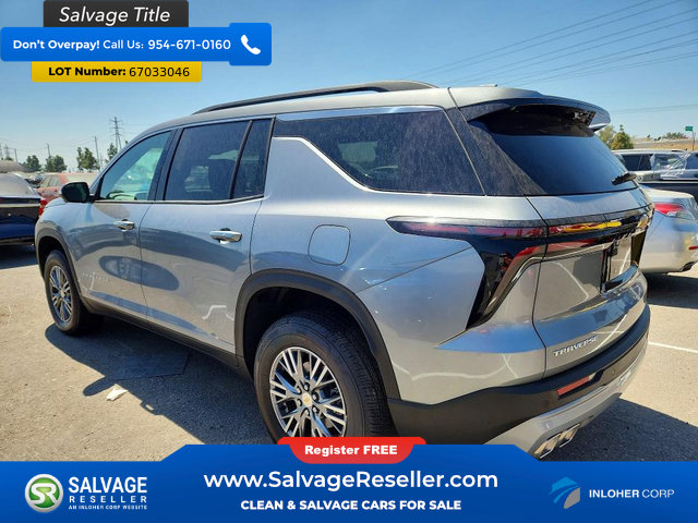 Used 2026 Chevrolet Traverse LT w/ Driver Confidence Package FWD image 3