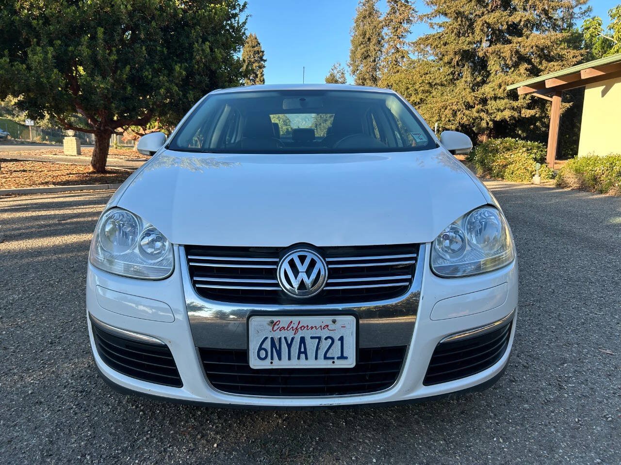 Used 2010 Volkswagen Jetta Limited Edition FWD image 6