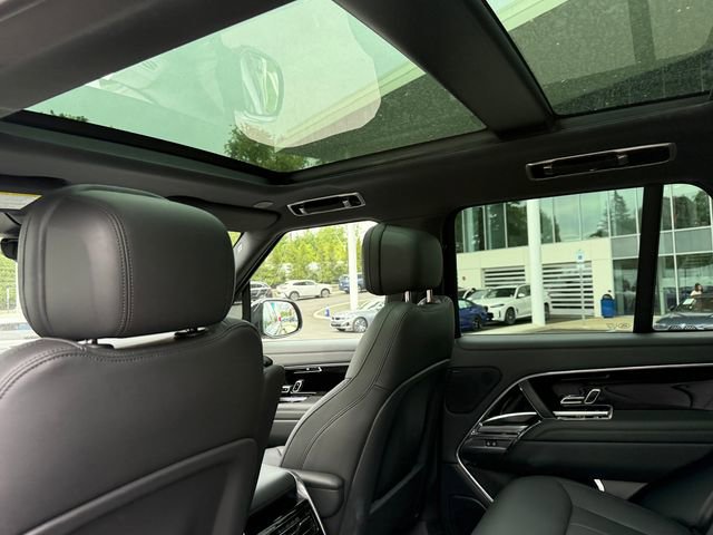 Used 2024 Land Rover Range Rover SE AWD/4WD image 16