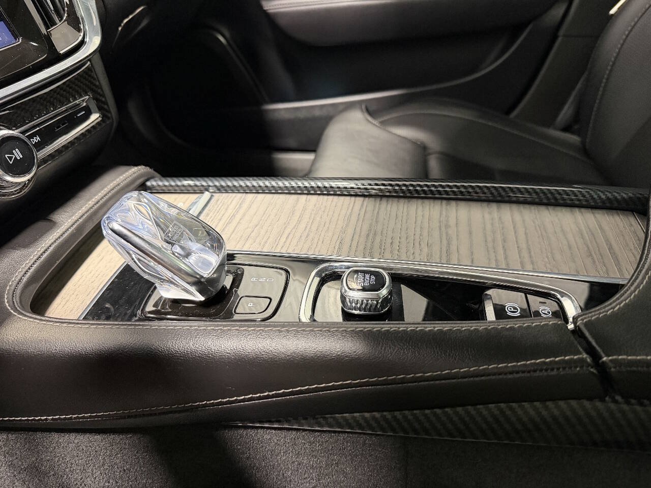 Used 2022 Volvo S90 B6 Inscription w/ Advanced Package AWD/4WD image 34