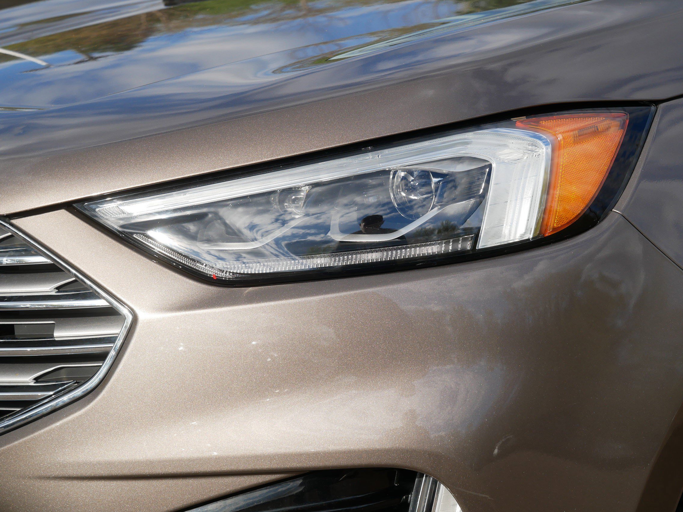 Used 2019 Ford Edge Titanium w/ Equipment Group 301A AWD/4WD image 16