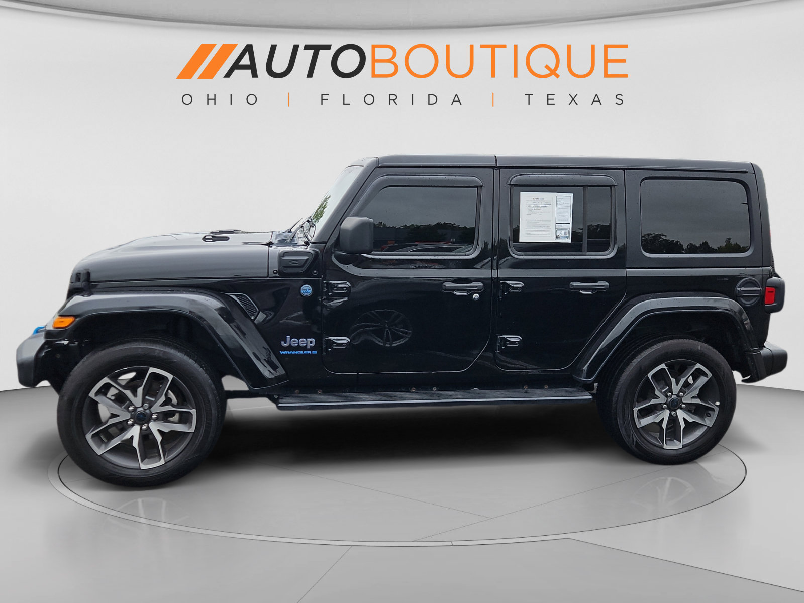 Used 2024 Jeep Wrangler Unlimited AWD/4WD image 2