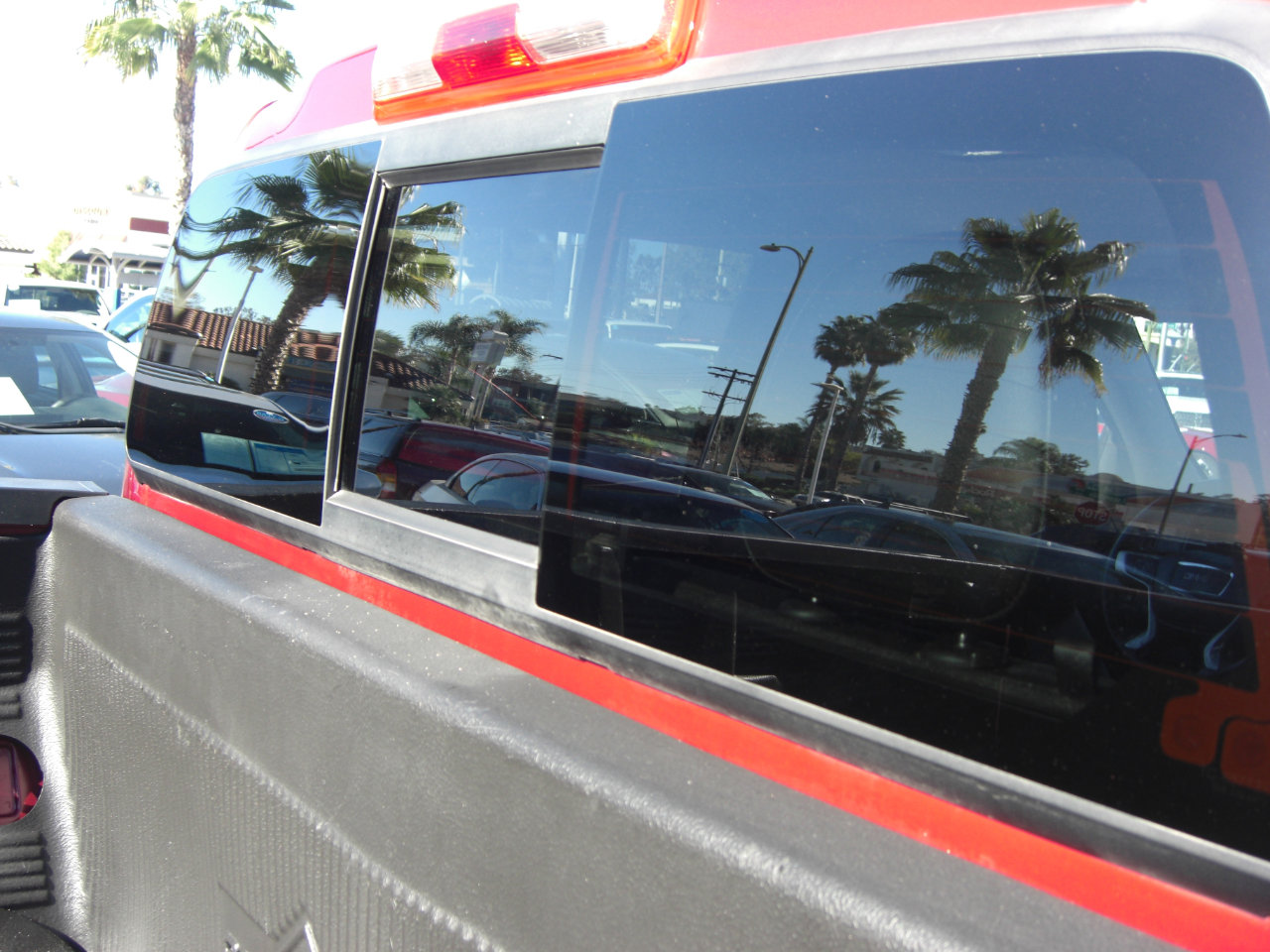 Used 2018 GMC Canyon SLT w/ Driver Alert Package image 16