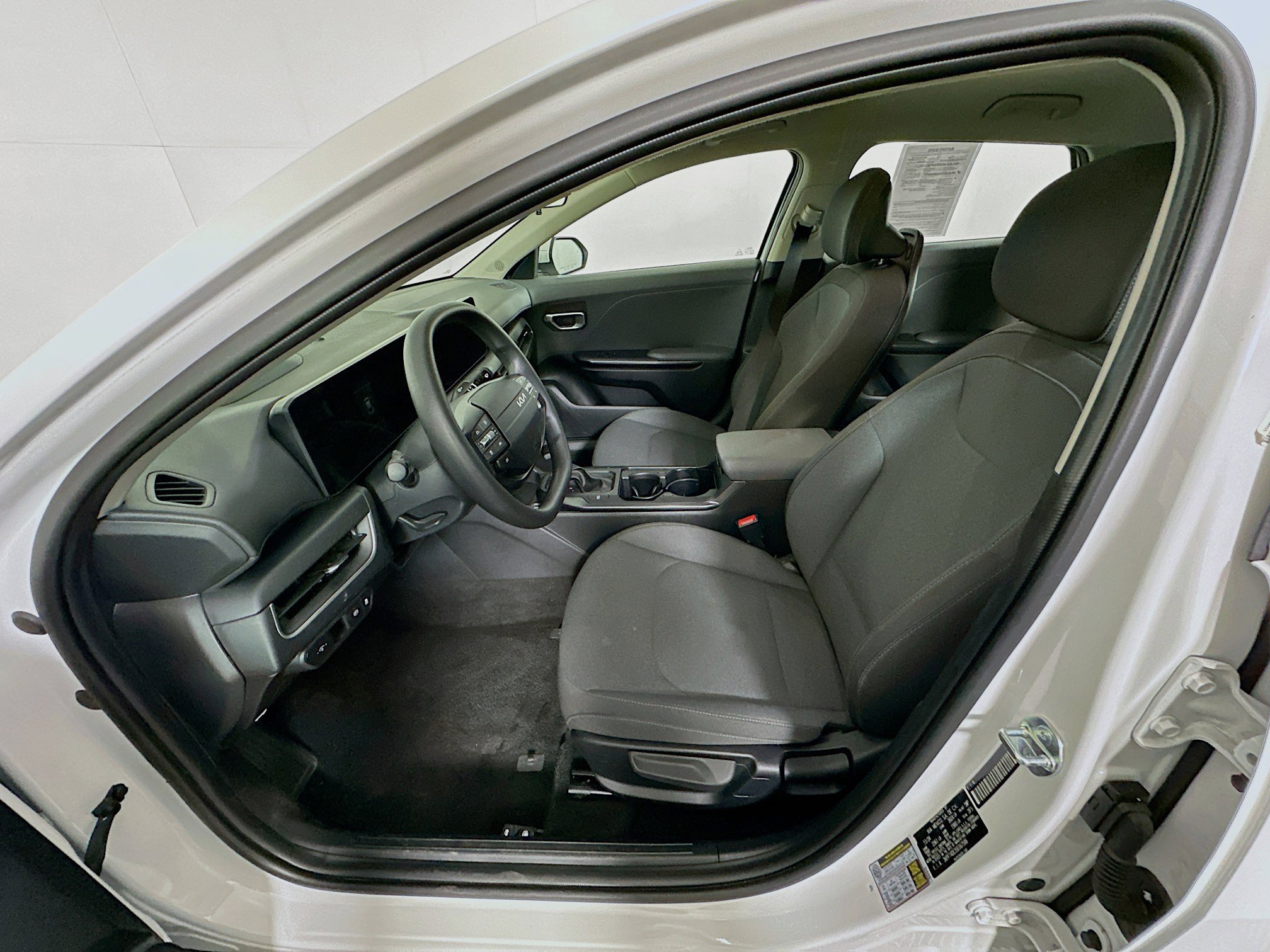 Used 2025 Kia K4 LXS image 13