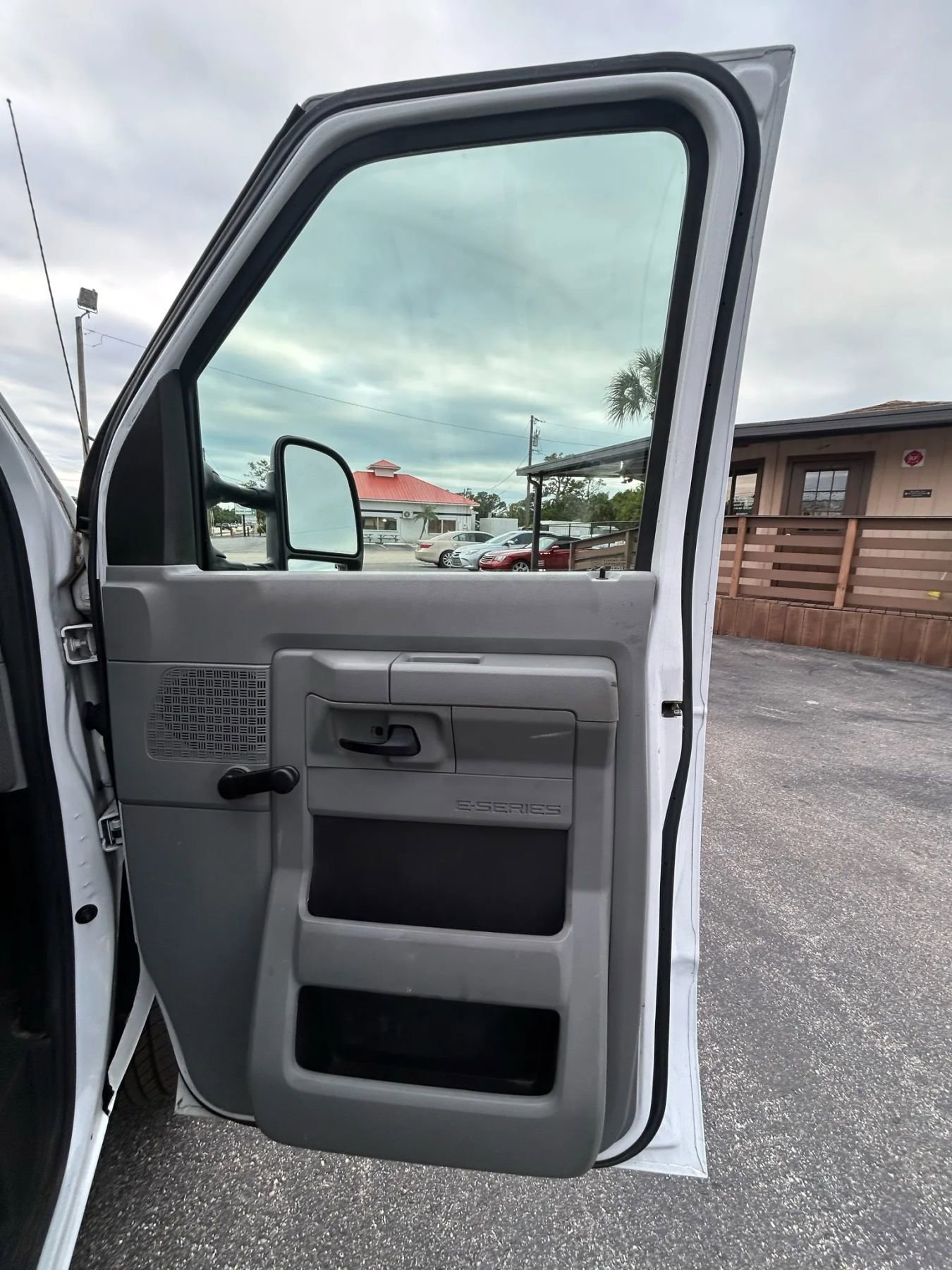 Used 2012 Ford E-150 and Econoline 150 image 19