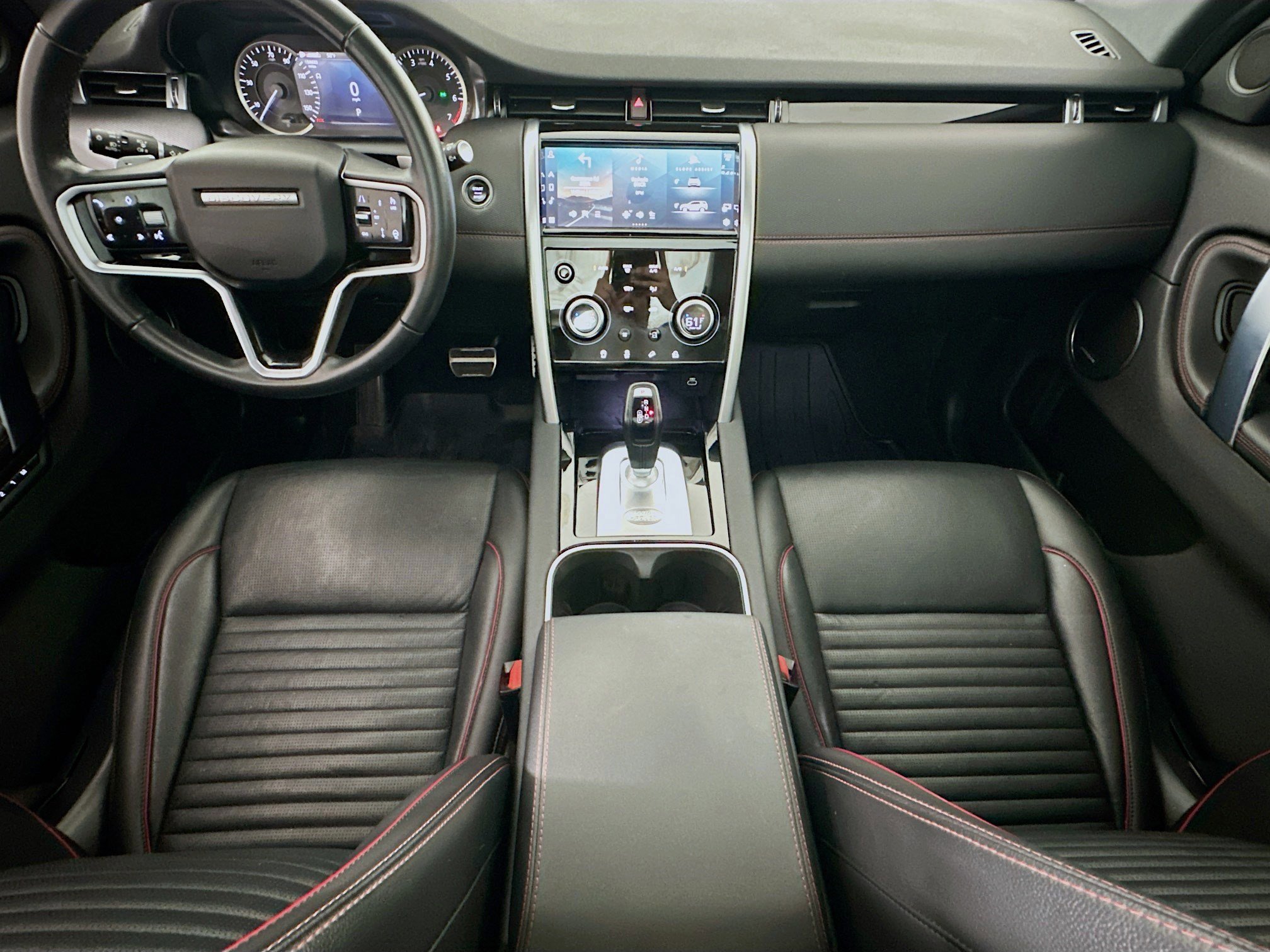 Used 2023 Land Rover Discovery Sport SE R-Dynamic image 19