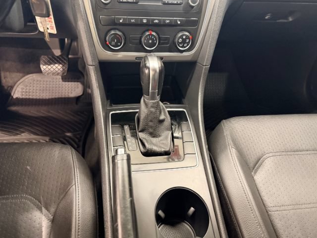 Used 2014 Volkswagen Passat 1.8T Wolfsburg Edition FWD image 19