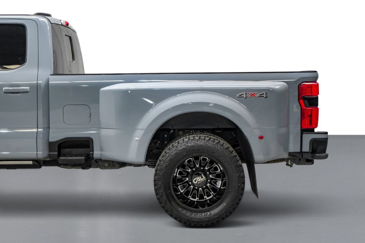 Used 2025 Ford F350 Platinum AWD/4WD image 12