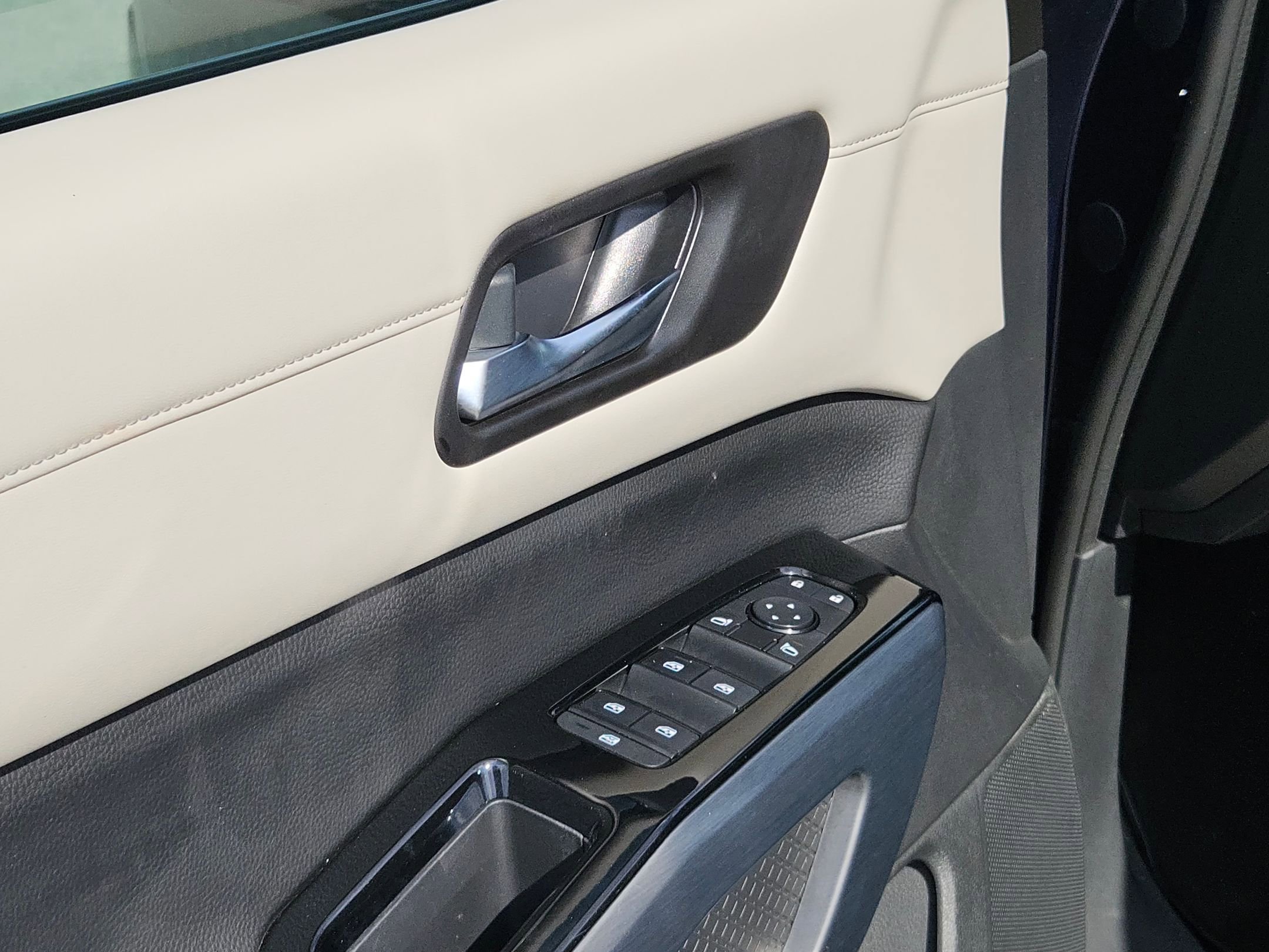 Used 2022 Nissan Pathfinder SL w/ SL Premium Package image 13