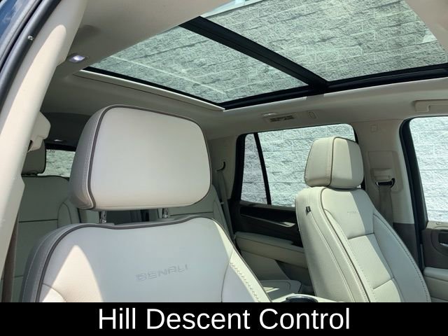 Used 2021 GMC Yukon Denali w/ Denali Premium Package image 25