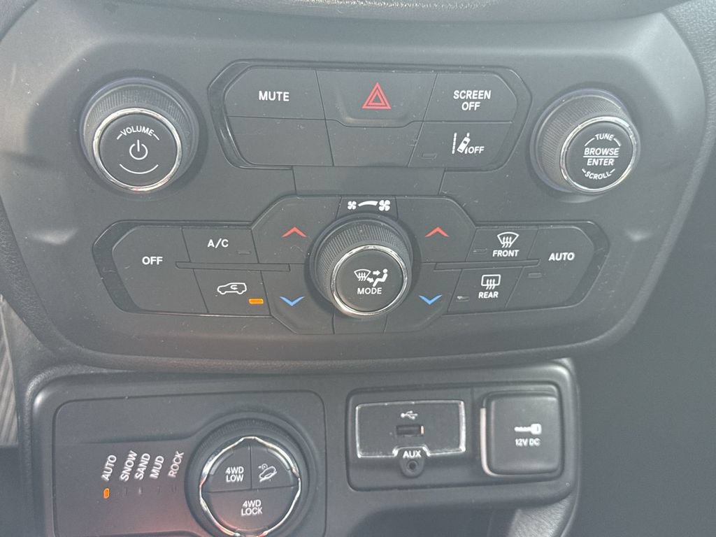 Used 2021 Jeep Renegade Trailhawk AWD/4WD image 30