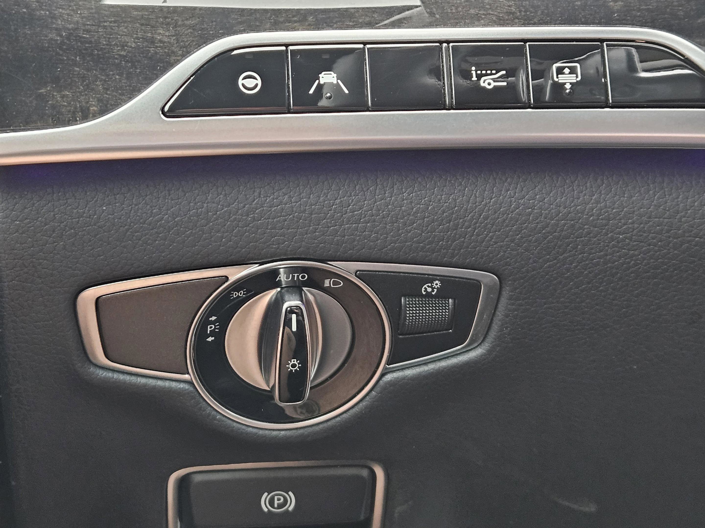 Used 2019 Mercedes-Benz S 560 Sedan image 22