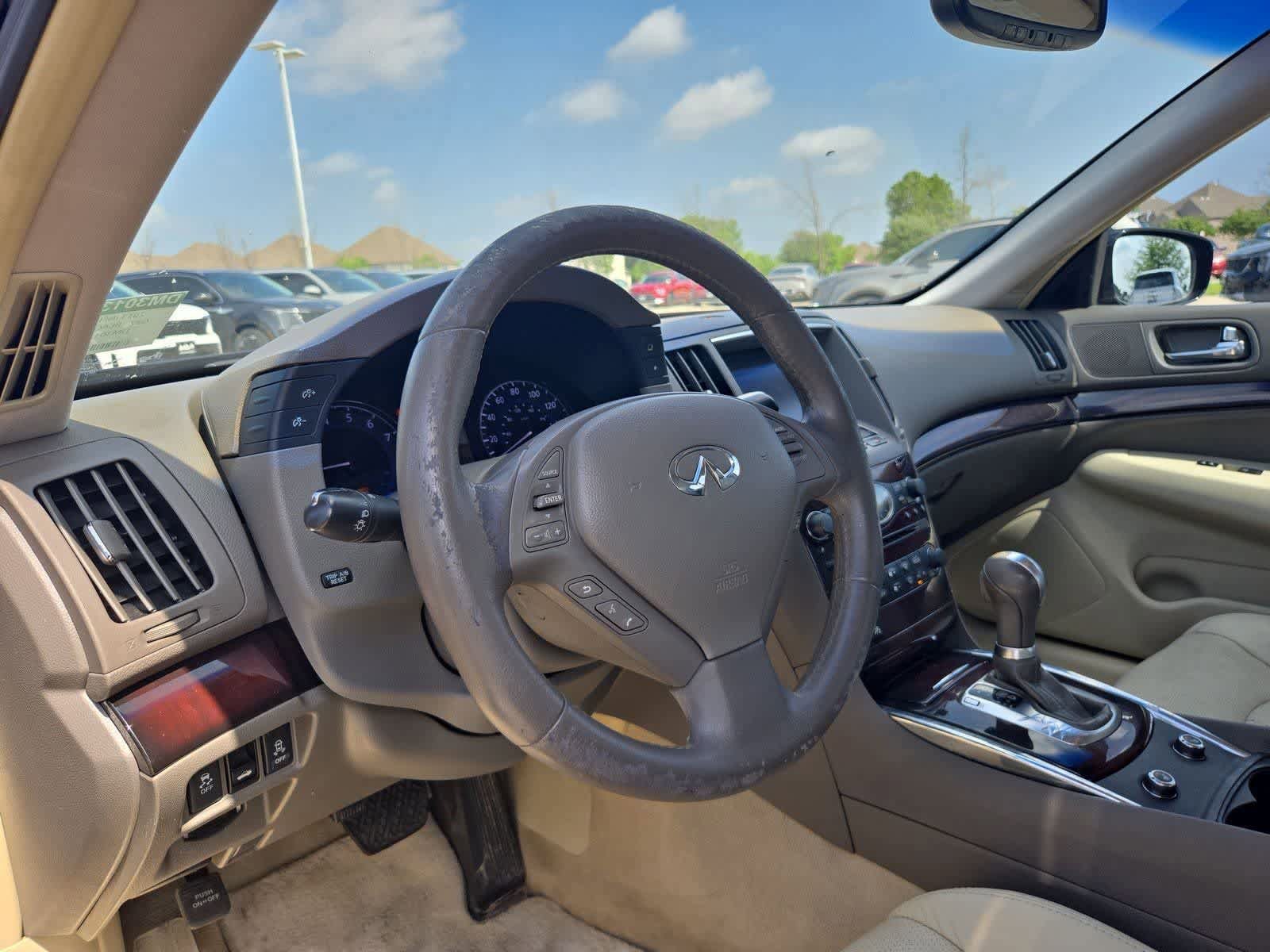 Used 2013 INFINITI G37 Journey w/ Premium Pkg image 2