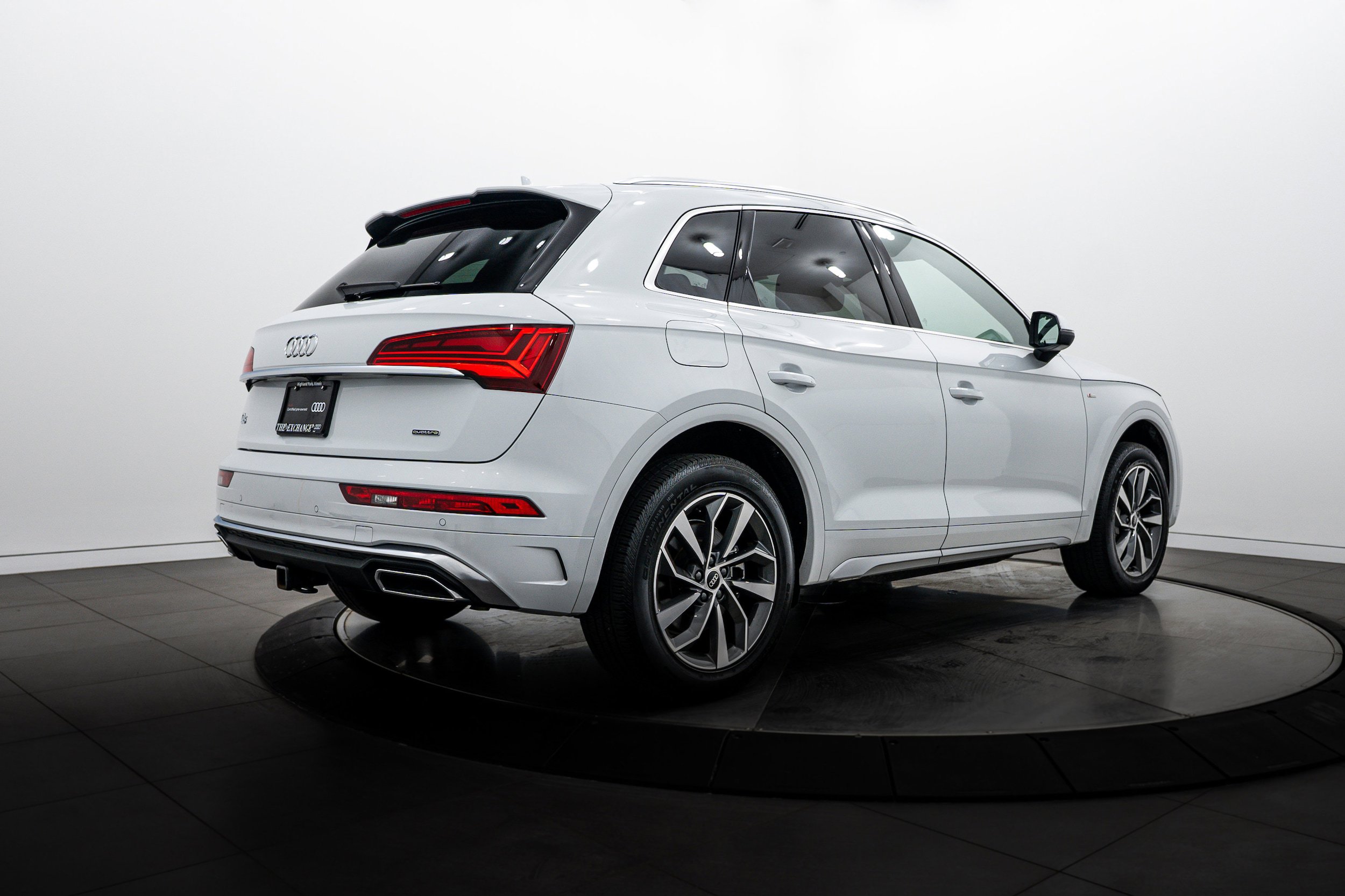 Certified 2023 Audi Q5 2.0T Premium w/ Convenience Package AWD/4WD image 4