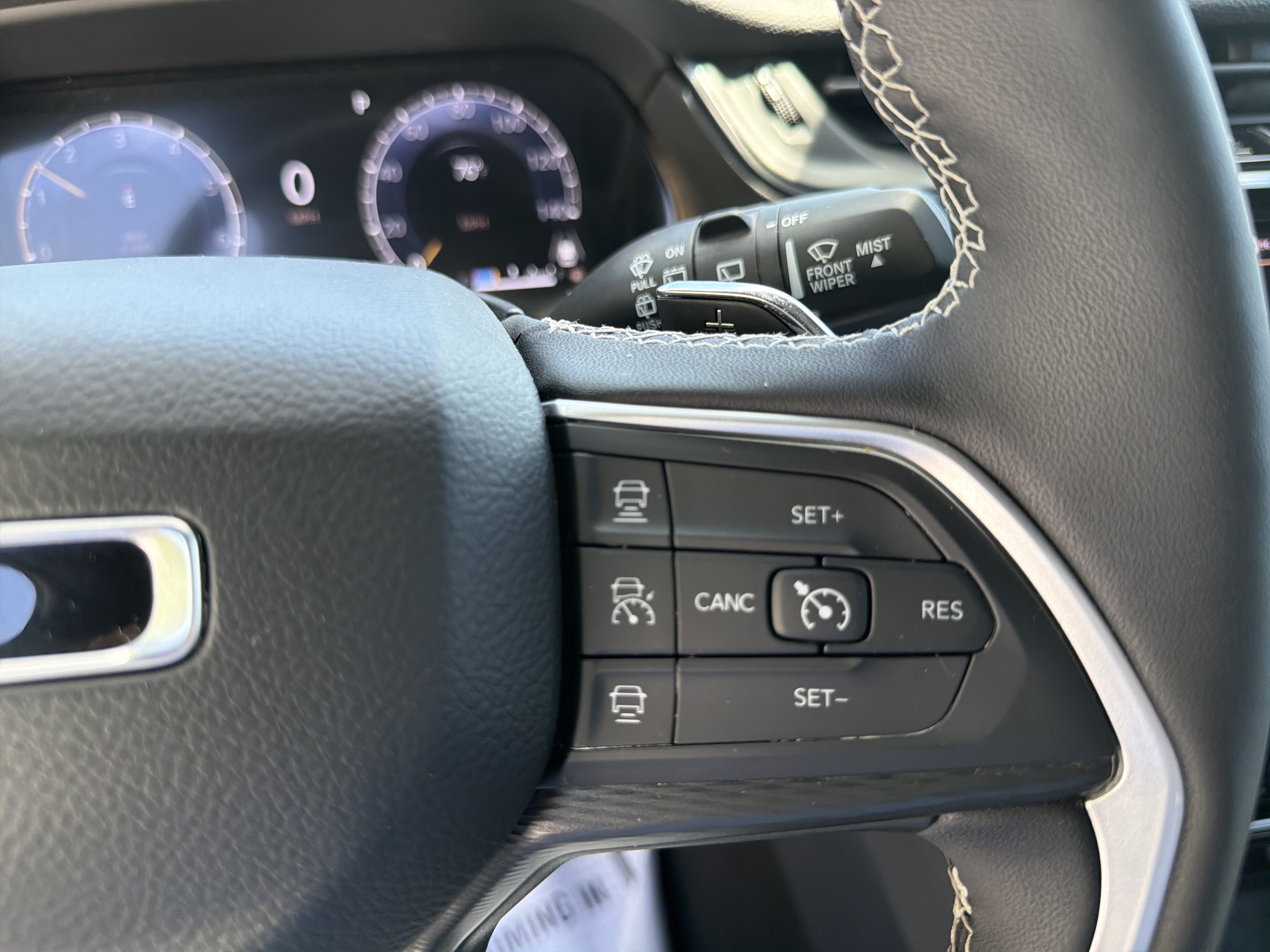 Certified 2025 Jeep Grand Cherokee Laredo X w/ Luxury Tech Group I AWD/4WD image 27