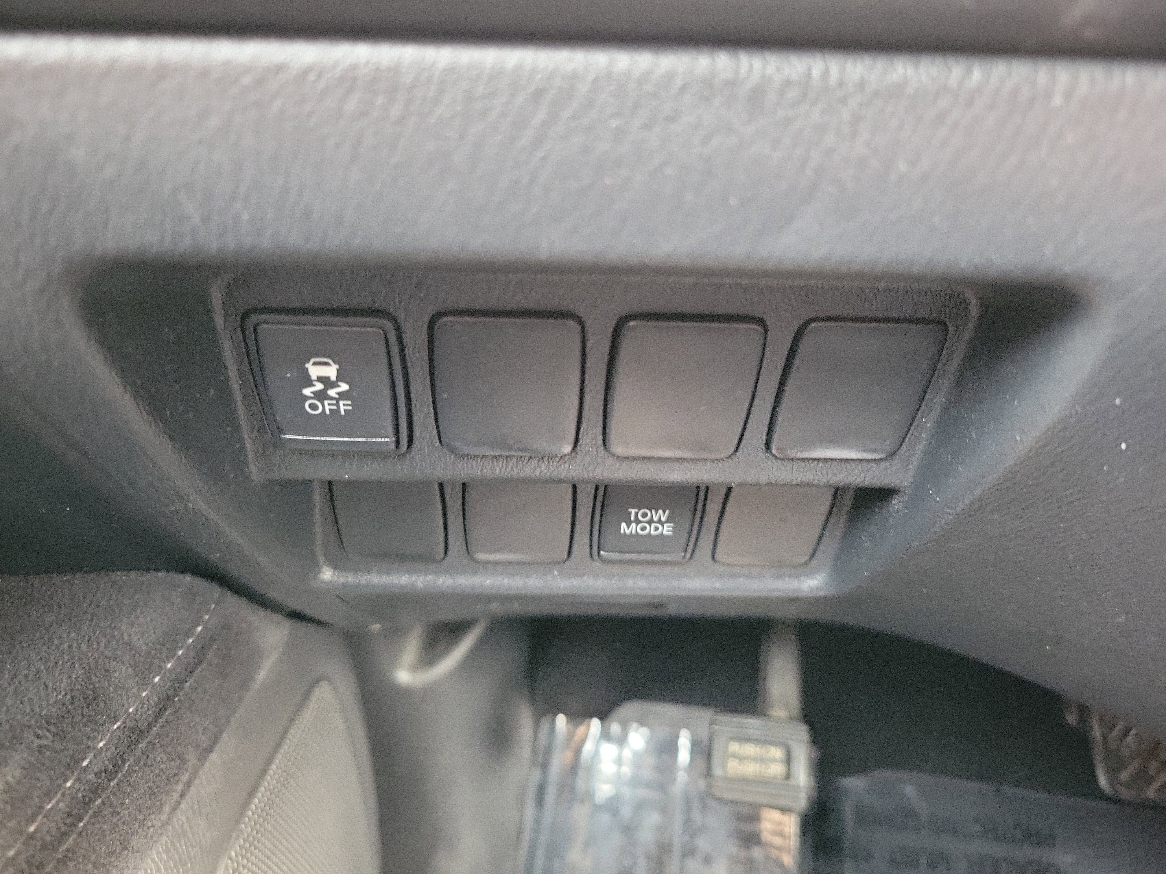 Used 2013 Nissan Pathfinder SV image 24