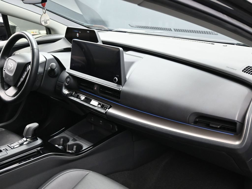 Used 2024 Toyota Prius XLE image 32