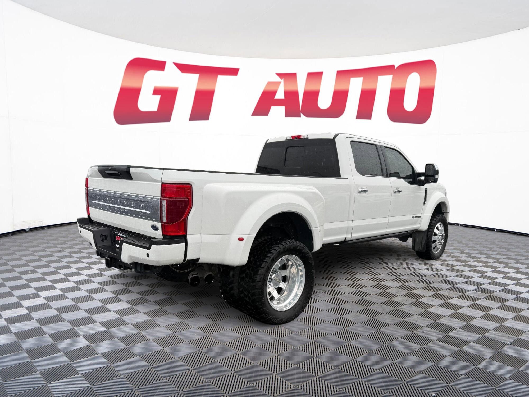 Used 2022 Ford F450 Platinum image 7