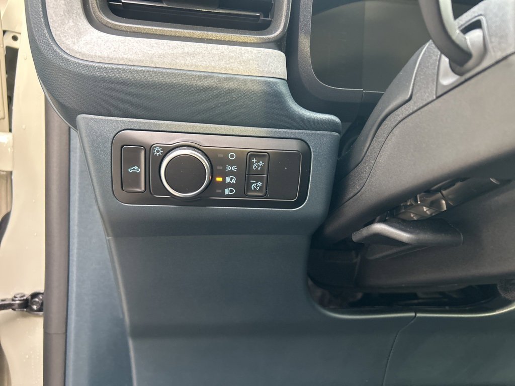 Used 2025 Ford Maverick XLT w/ Equipment Group 302A image 9