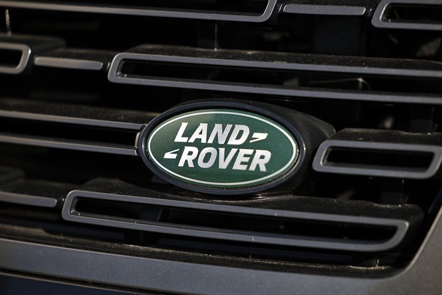 New 2025 Land Rover Range Rover Long Wheelbase SE image 7