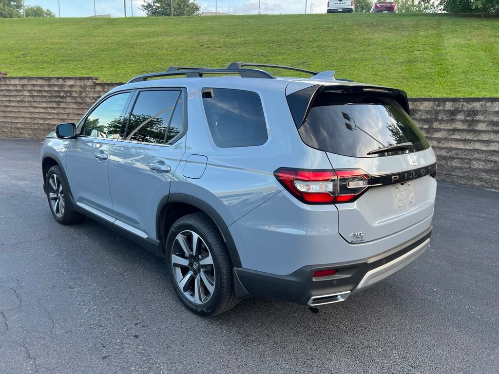 Used 2024 Honda Pilot Touring image 6