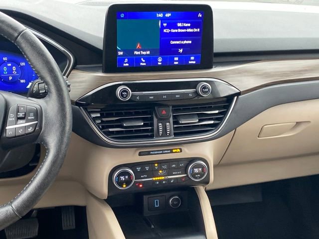 Used 2020 Ford Escape Titanium image 10