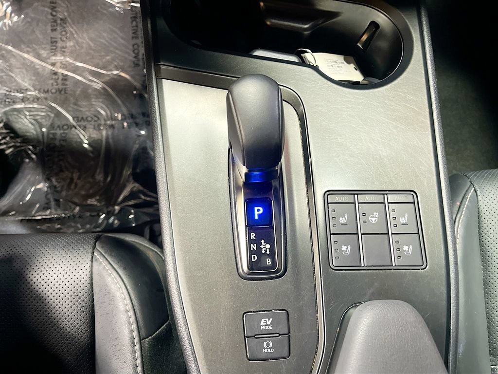 Used 2025 Lexus UX 300h AWD w/ Accessory Package (Z1) image 17