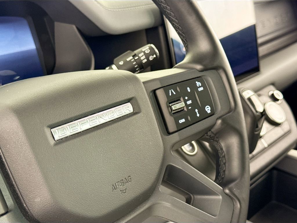 Used 2025 Land Rover Defender 110 X-Dynamic SE AWD/4WD image 19