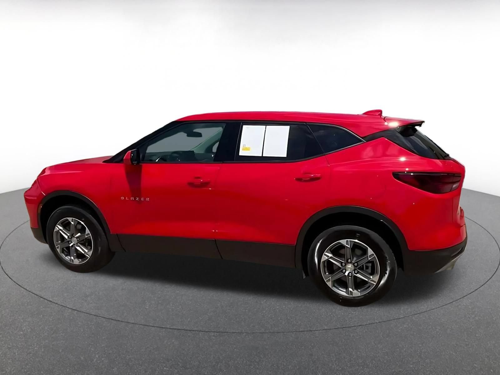 Used 2026 Chevrolet Blazer LT FWD image 9