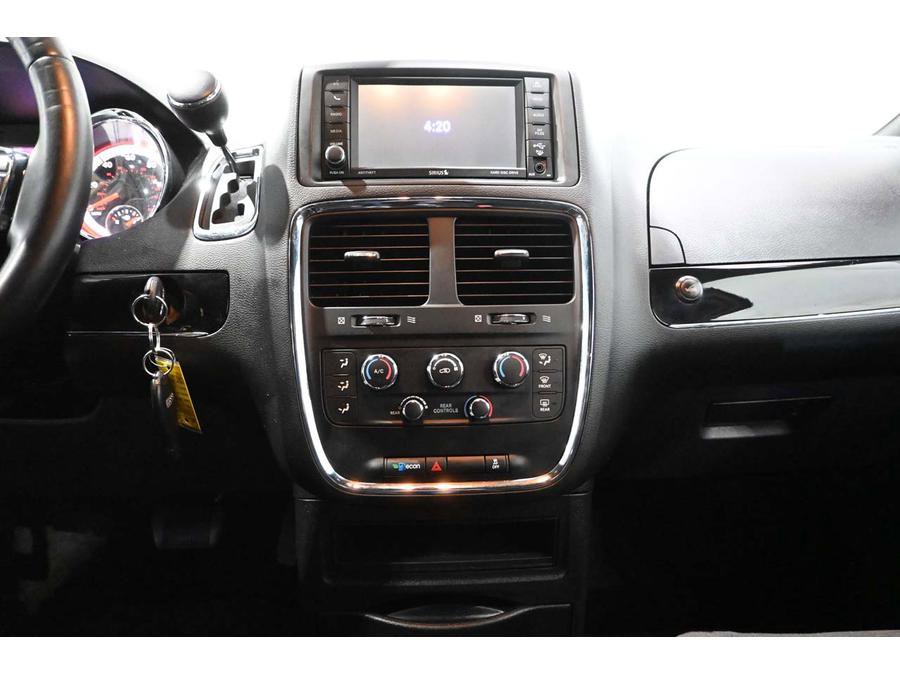 Used 2019 Dodge Grand Caravan SE FWD image 22