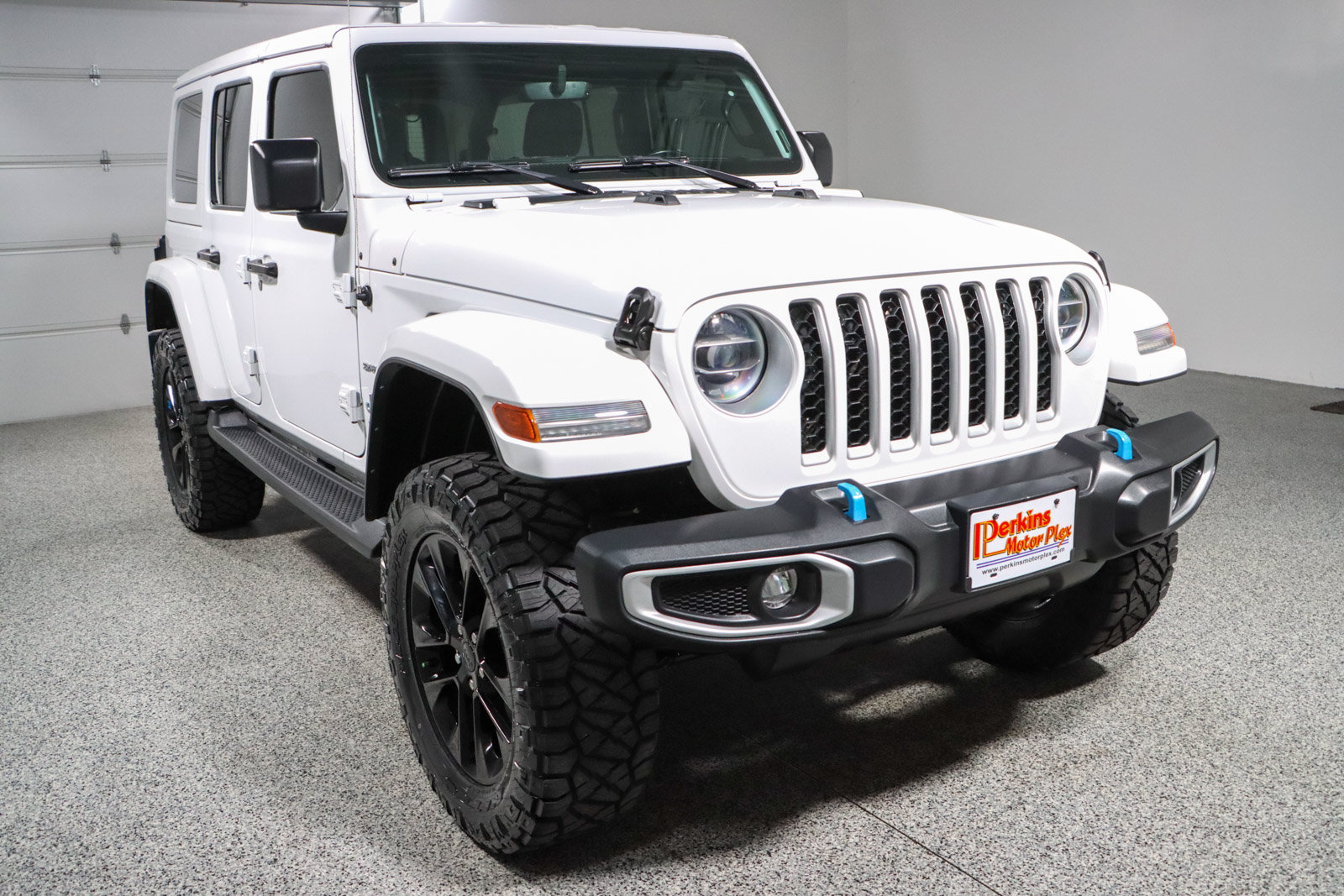 Used 2022 Jeep Wrangler Unlimited Sahara w/ Cold Weather Group AWD/4WD image 6