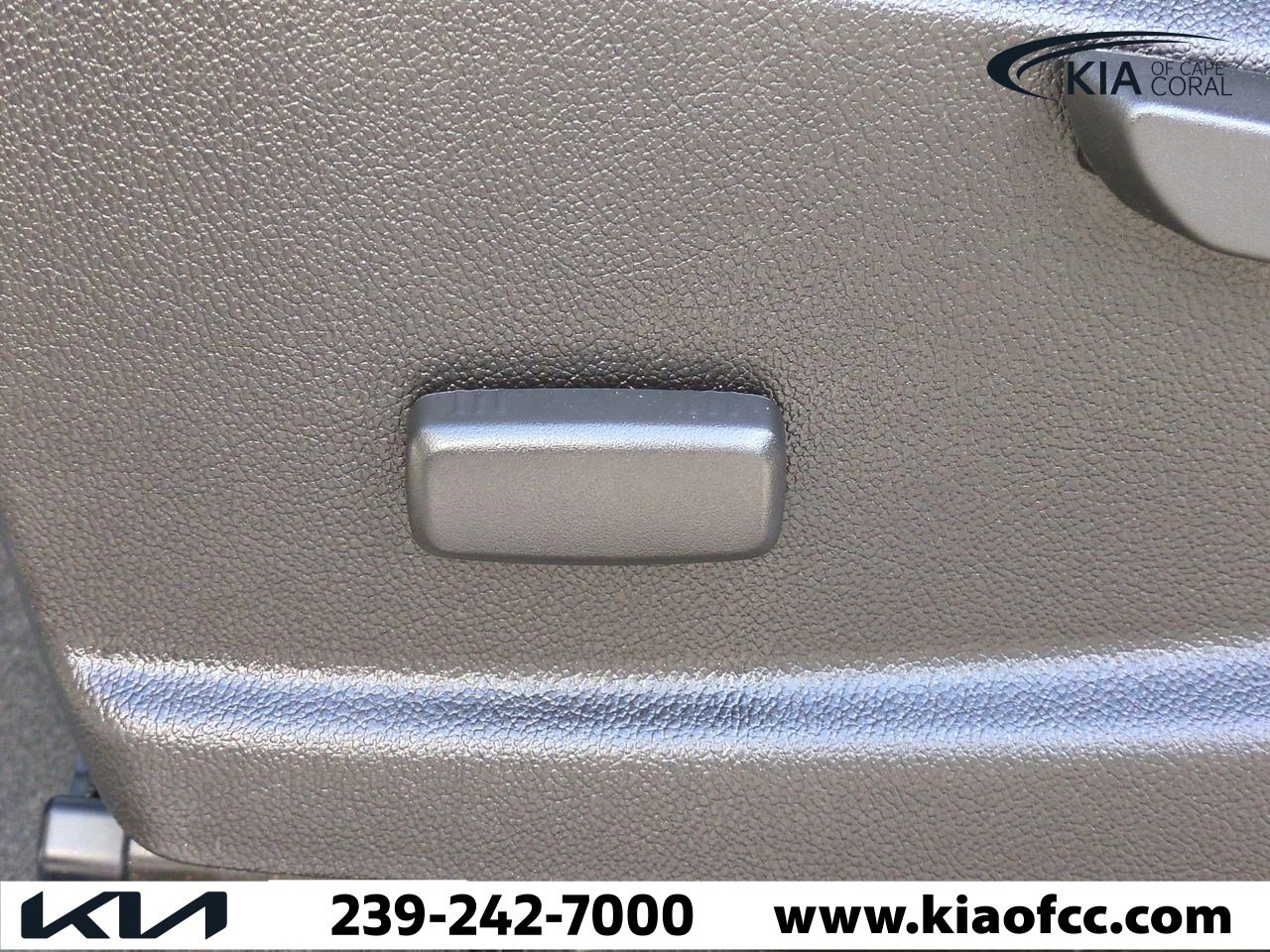 Used 2021 Chevrolet Colorado LT w/ LT Convenience Package image 17