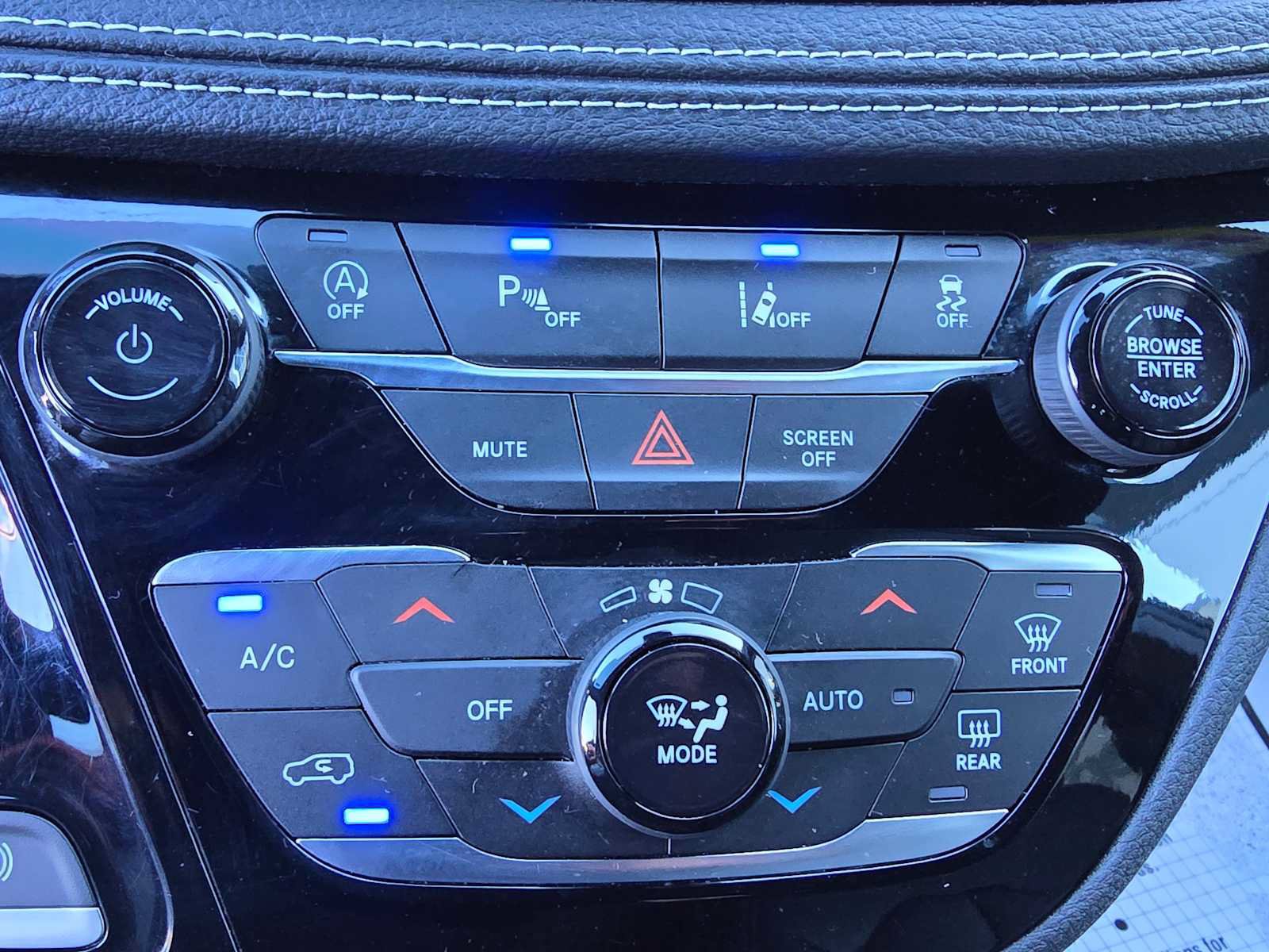 Used 2026 Chrysler Pacifica Select FWD image 23