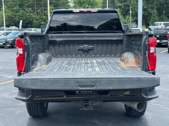 Used 2024 Chevrolet Silverado 2500 LT w/ Midnight Edition AWD/4WD image 5