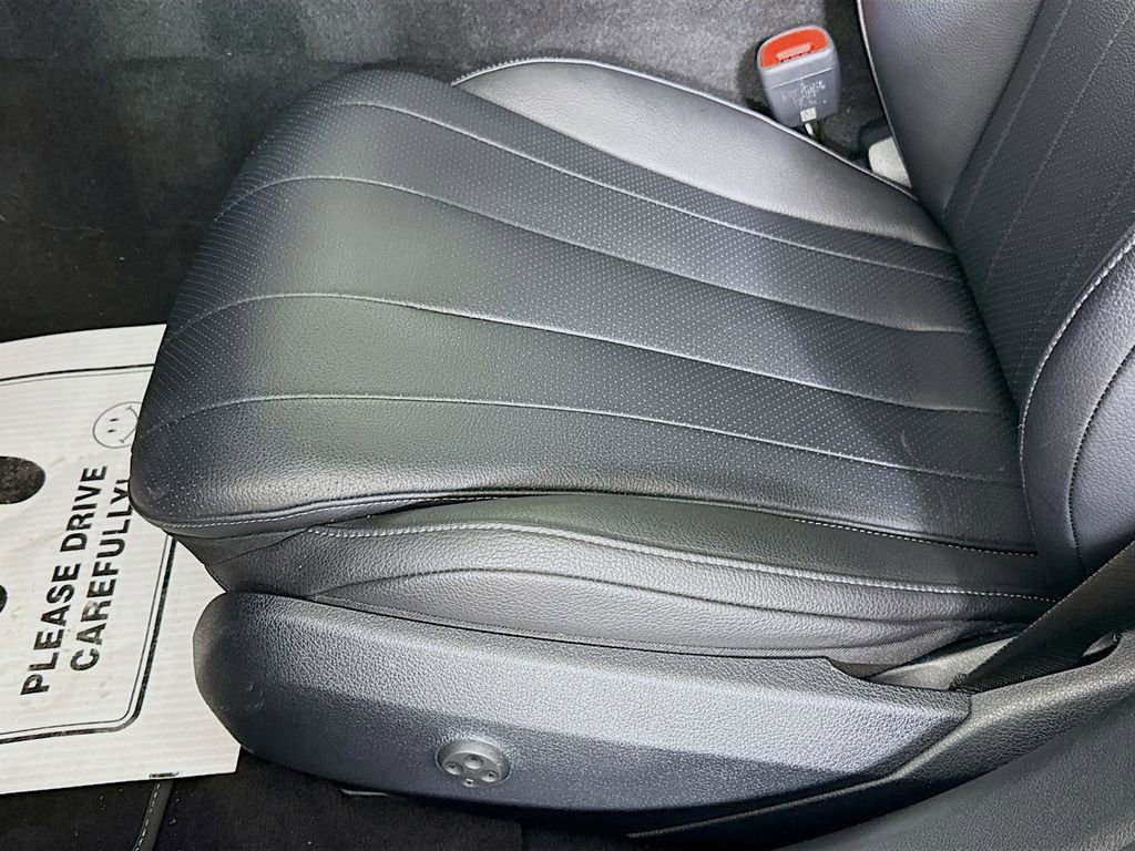 Used 2024 Mercedes-Benz E 350 4MATIC Sedan w/ MBUS Superscreen Package image 20