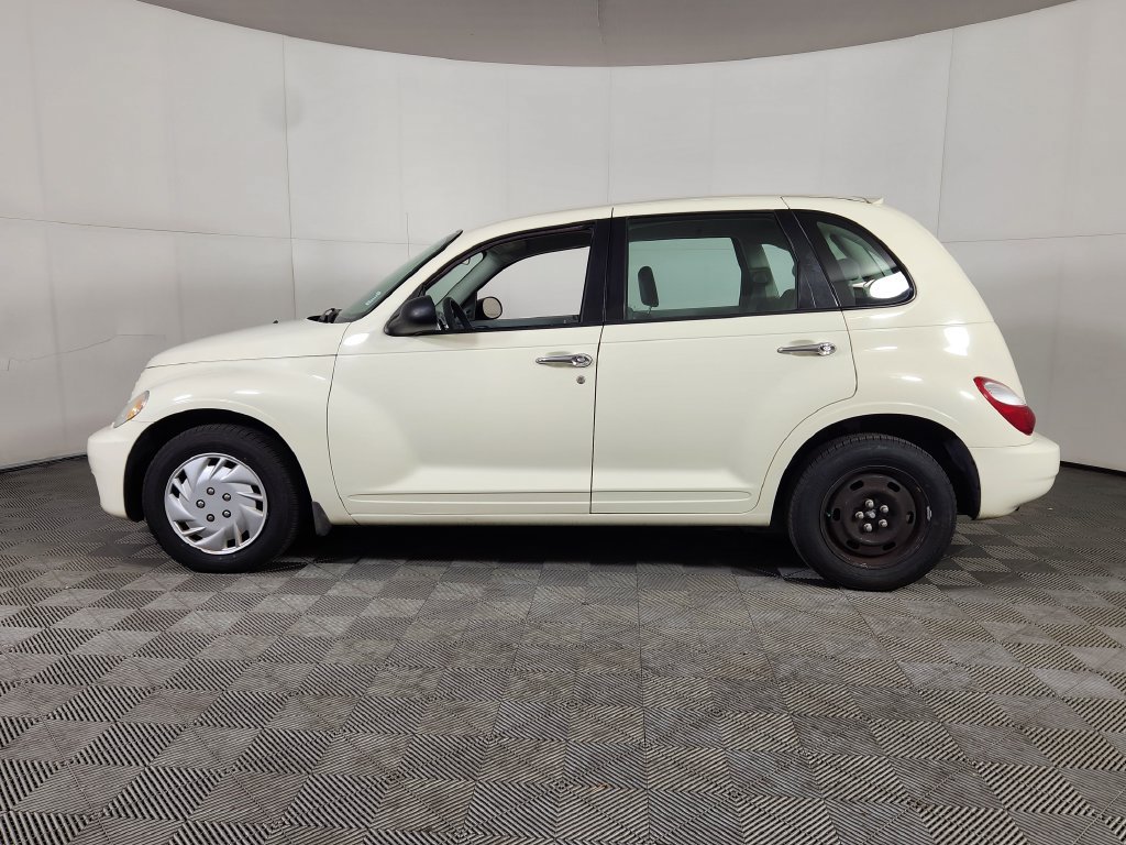 Used 2008 Chrysler PT Cruiser FWD image 4