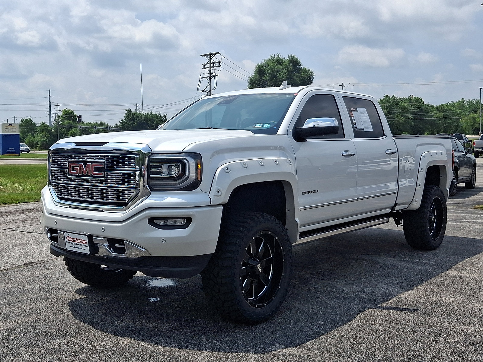 Used 2017 GMC Sierra 1500 Denali w/ Denali Ultimate Package AWD/4WD image 5