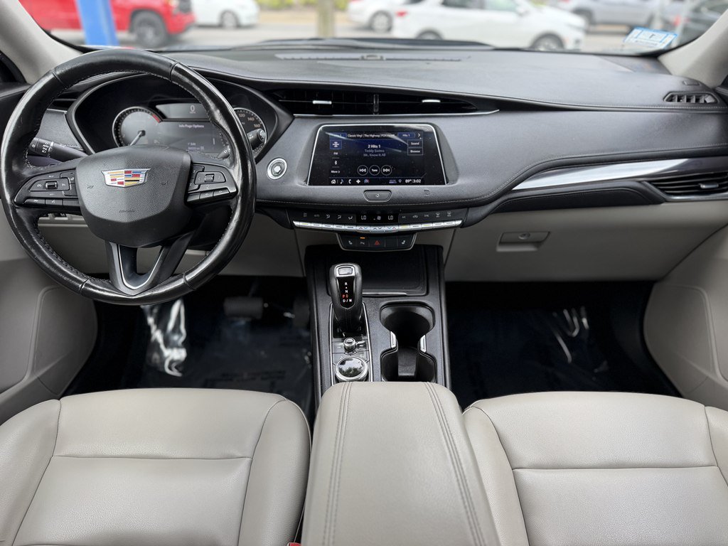 Used 2019 Cadillac XT4 Luxury w/ Cold Weather Package AWD/4WD image 11