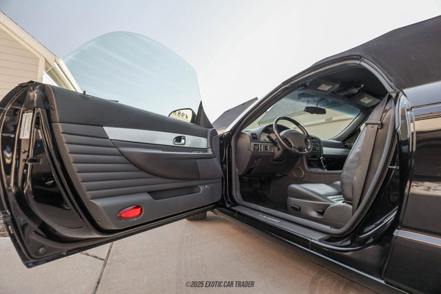 Used 2002 Ford Thunderbird Deluxe image 30