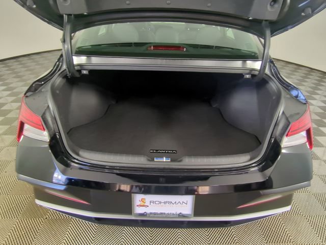 New 2026 Hyundai Elantra Limited image 36